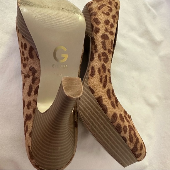 G by Guess Leopard Print Suede Platform 4-“Heels - Picture 9 of 9